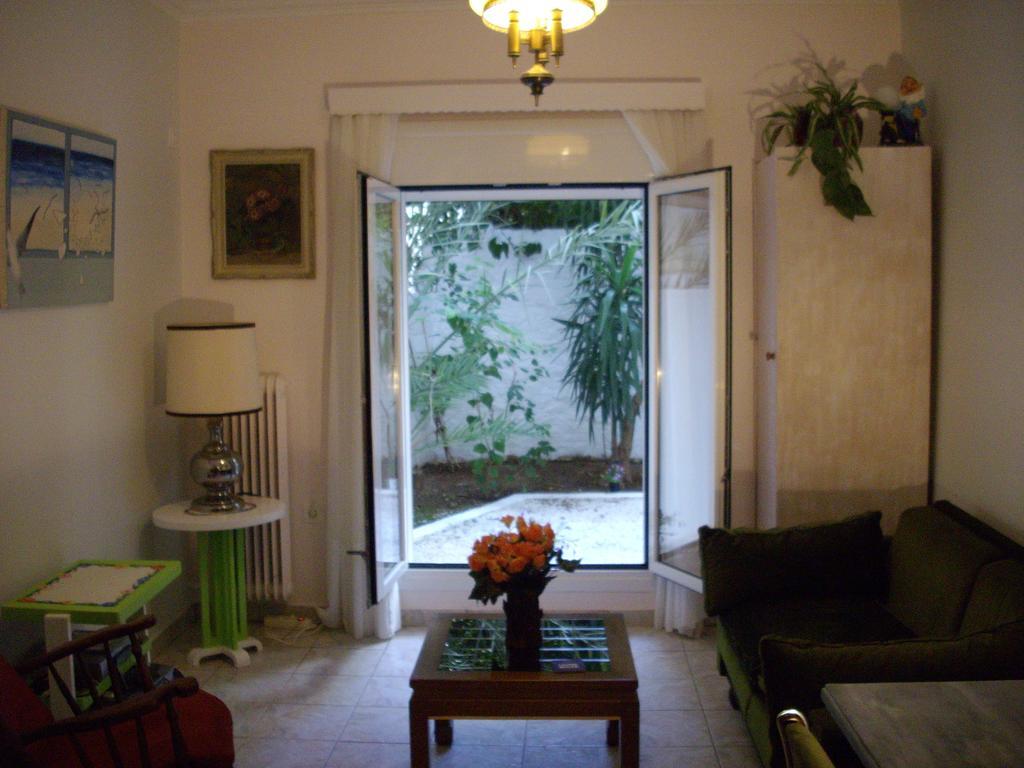 Lilly'S Appartments Атина Стая снимка